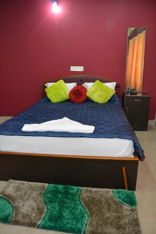 Hotel Kings Gateway Μπανγκαλόρ Δωμάτιο φωτογραφία