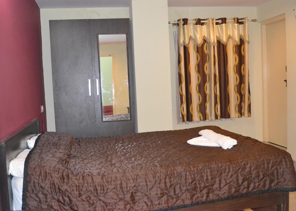 Hotel Kings Gateway Μπανγκαλόρ Δωμάτιο φωτογραφία